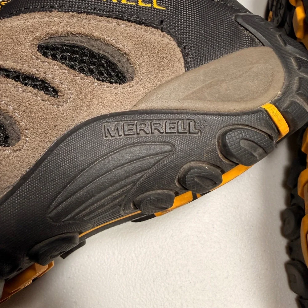 Merrell Mens Boulder Old Gold Hiking Shoes Waterproof Trail Sneakers Size 8.5